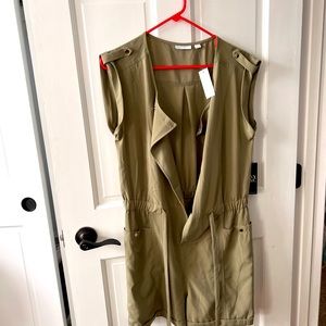 New York and Co romper. Nice olive color. Never been worn.